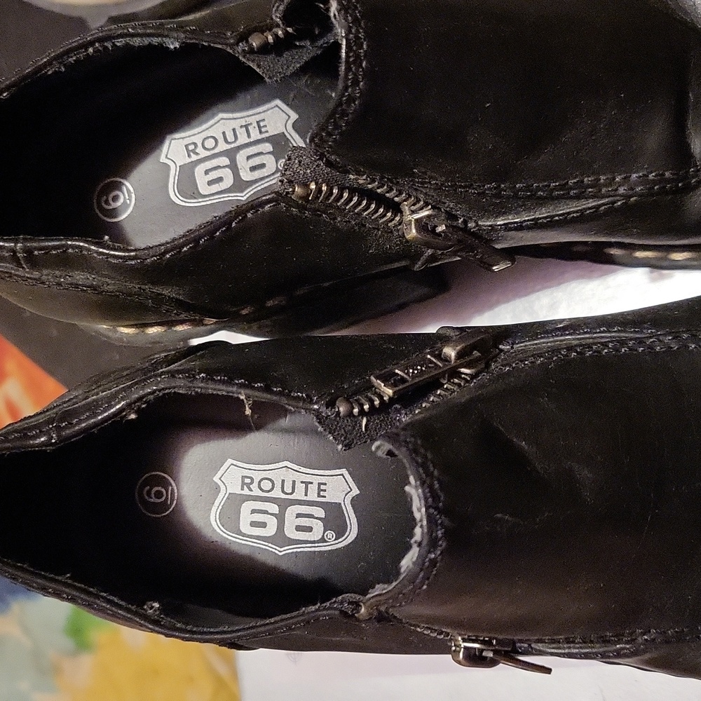 Women's size 6 chunky 90s  type shoes - Picture 3 of 3